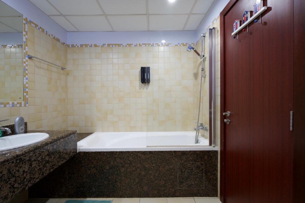 Charming Spacious Studio Apartment In The Heart Of Jbr By Sweet Homes Dubai Exterior foto